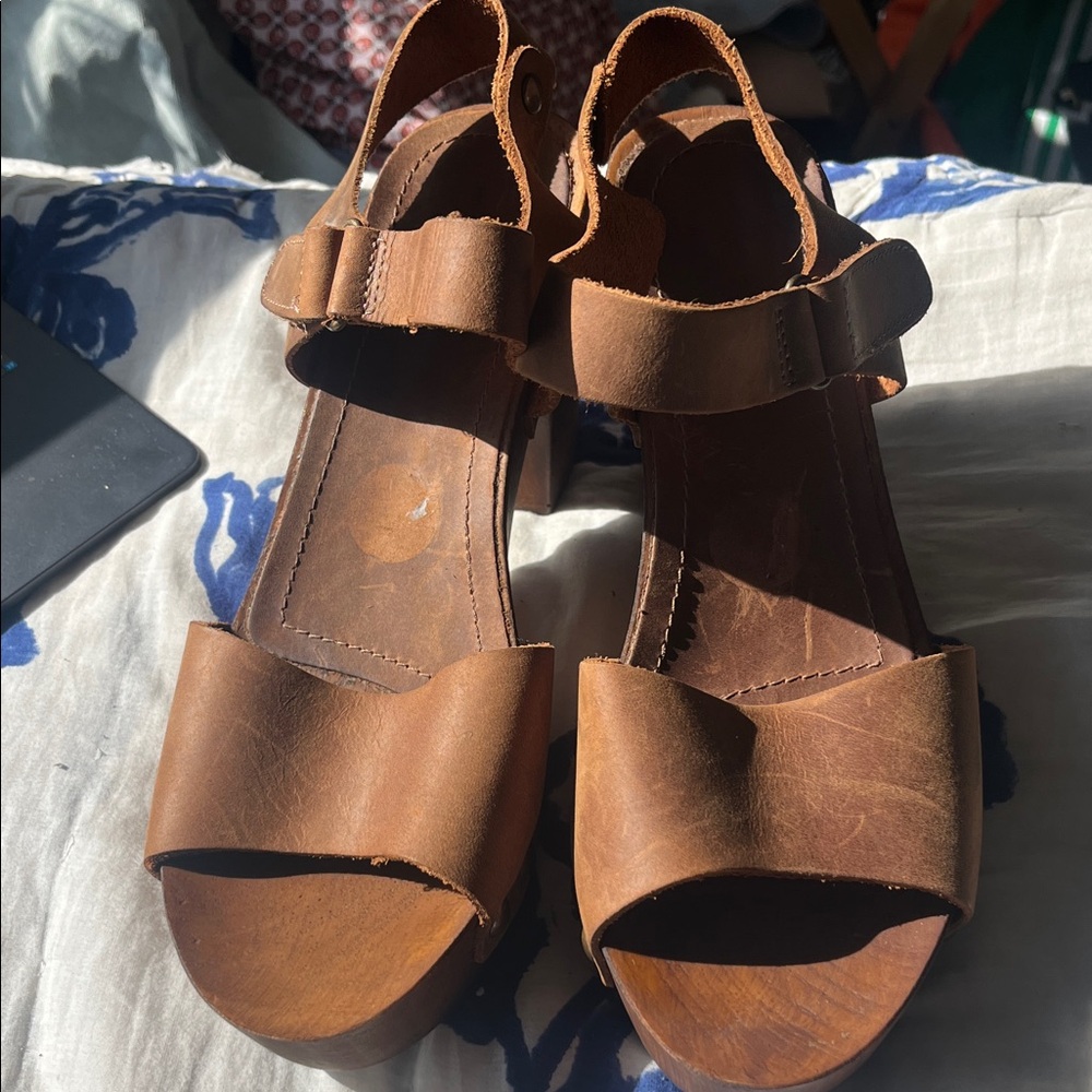 Mila Paoli Tan Leather Clogs Size 41/ US size 11